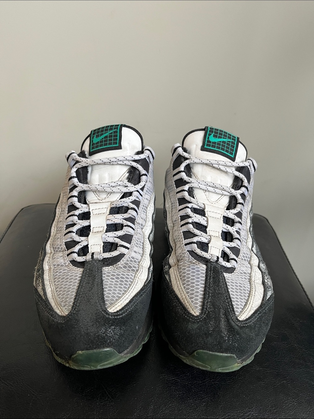 Nike Men's White, Black & Teal Retro Sneakers